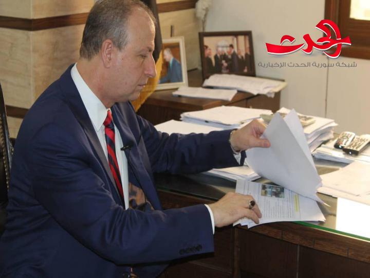 تكريم وزير النفط علي غانم ومنحه عضوية أكاديمية العلوم الطبيعية الروسية 