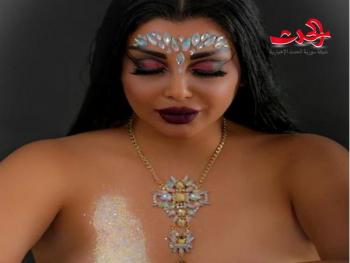رولا يموت تشعل الأنترنت بصورة عارية تماماً..صورة 
