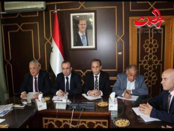 السويداء تستقبل وزيري الادارة المحلية والصحة بوابل من التصفيق..