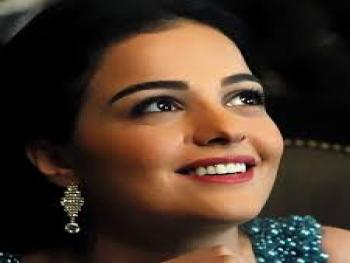 الممثلة زينة بارافي تعيش قصة حب وأهلها يعارضونها