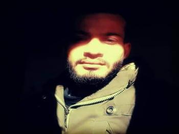 لحن حزين بقلم علي العجيل