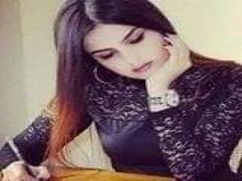 شمعة حمراء بقلم الشاعرة الدكتورة ليلى الصيني