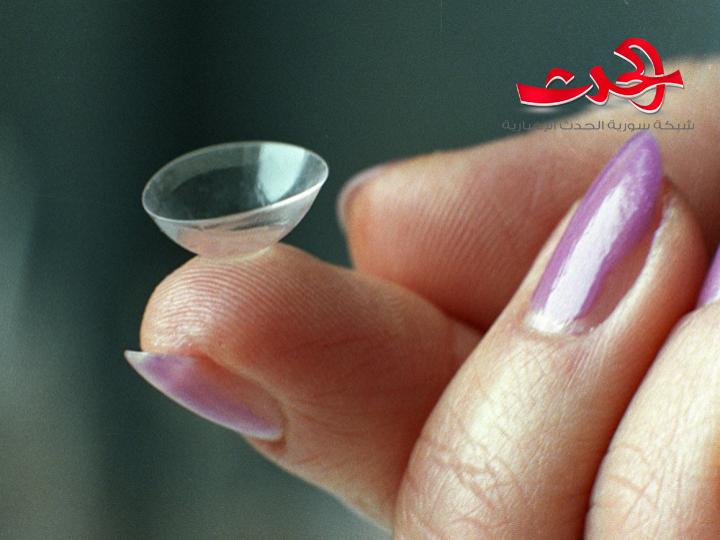 عدسة لاصقة ذكية ستغنيك عن استخدام الهاتف... العلم إلى أين؟