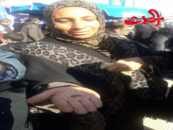 فعالية" كونوا معنا كل شي بليرة" تسعد المواطنين بما يحملون من ليرات   الحلاق" الليرة السورية هي القوة في اقتصاد البلد"