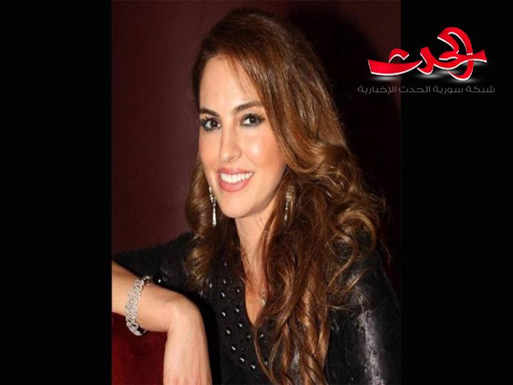 بالصور منال عبدالصمد..الوزيرة اللبنانية التي شغلت العالم بجمالها