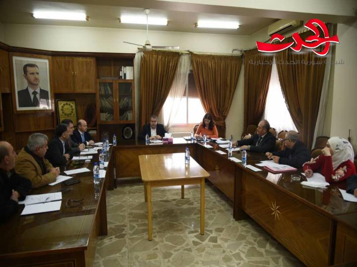 الوزير النداف.. الحكومة حريصة على تعزيز هذه المخزون وتقديم الدعم اللازم ويشدد على ضرورة رفع الطاقة الطحنية وزيادة الإنتاج