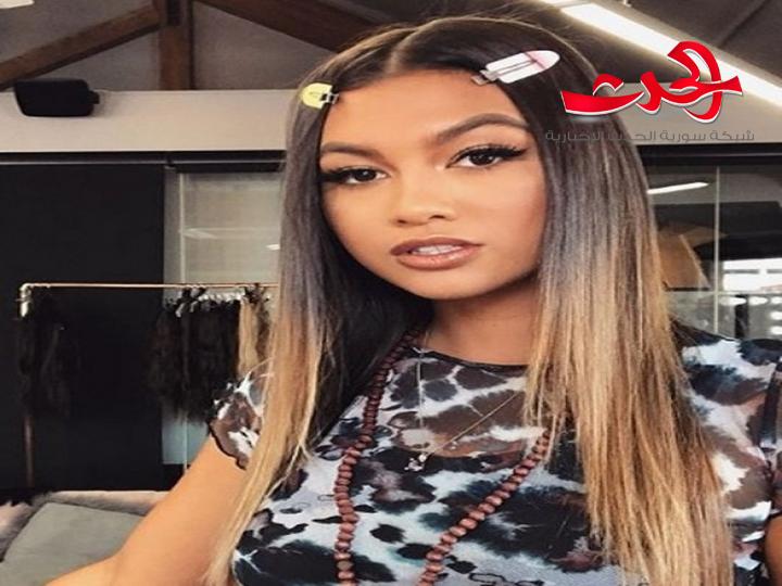 عاملة برغر تتحول إلى عارضة أزياء وتجني الاف الدولارات