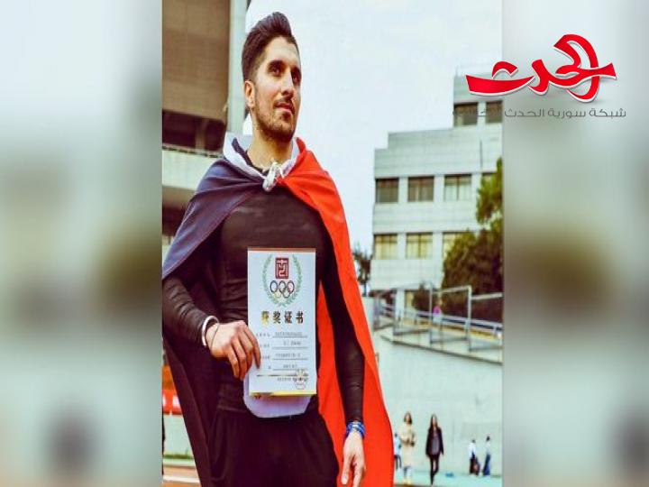 طالب سوري في الصين يبادر ويدعم الصينين في محنتهم