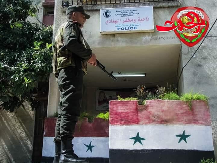 الشرطة تحرر طفل من سجن والده في اللاذقية.. سجنه في زريبة حيوانات