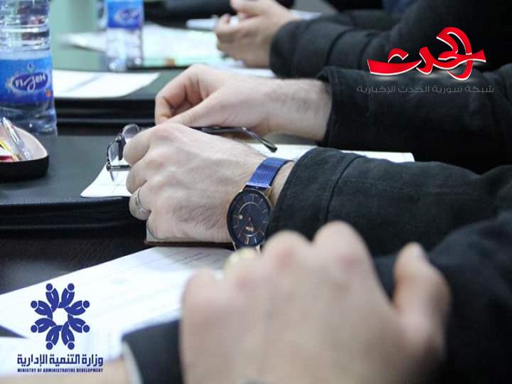 لجنة للحوافز والمكافآت لمنع تسرب الكوادر المؤهلة 