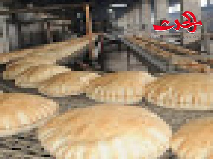 عناصر التجارة الداخلية بدمشق تضبط عددا من المخابز والاكشاك يتاجرون بالخبز التمويني.