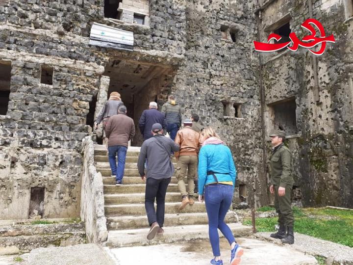 وفد سياحي روسي سويدي يزور مدينة القنيطرة