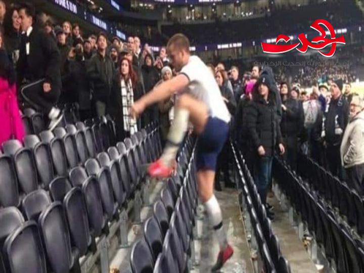 مورينيو يدافع عن لاعبه الذي صعد إلى مدرجات الجمهور