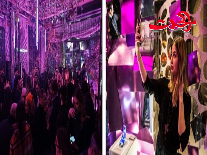 غالاكسي زد القابل للطي يهيمن على اسابيع الموضة   حظي أحدث هواتف