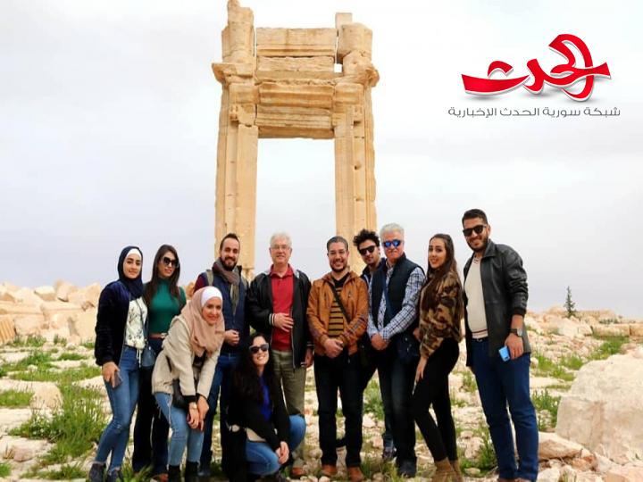 رحلة علمية سياحية شارك فيها عدد من الأدلاء السياحيين وطلاب كليات السياحة والآثار والعمارة