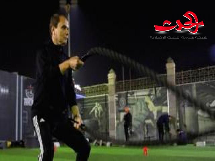 لاعب كرة القدم السبعيني يسجل هدفا في أول مباراة له