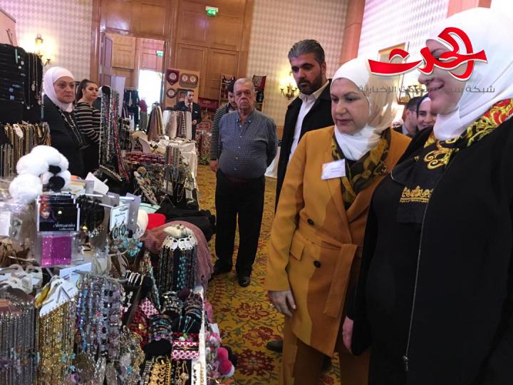 وزيرة الشؤون الاجتماعية والعمل تفتتح بازار الأم بتلم2 .. تميز بالمنتجات المعروضة