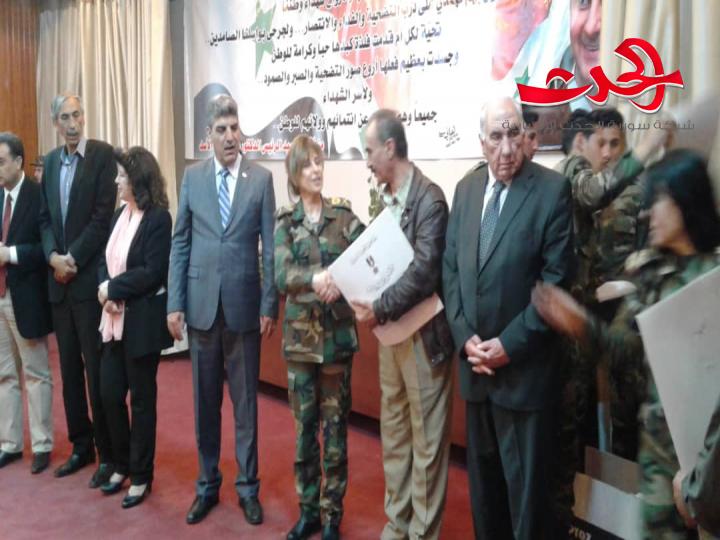 احياء لذكرى ثورة الثامن من آذار المجيده..تكريم عدد من أسر ذوي الشهداء في محافظة درعا