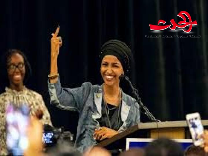 النائبة الامريكية الصومالية إلهان عمر تتزوج من عشيقها بعد أن نفت علاقته به مرارا