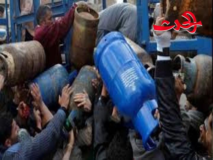 مجلس محافظة دمشق يقر بإخفاق تجربة توزيع الغاز عبر الرسائل
