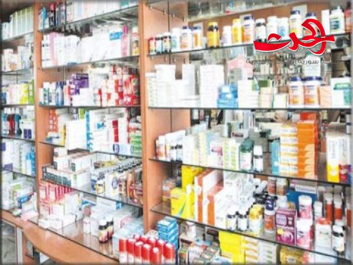 نقيب الصيادلة: الصيادلة ملتزمون بالأسعار..بعض التجار مجرمون