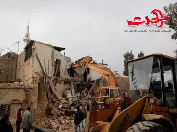 اصابة طفل رضيع في انهيار مبنى عربي قديم في الميدان