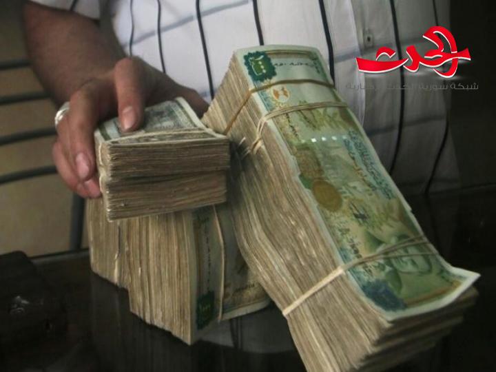 دكتور في كلية الاقتصاد يتوقع انخفاض في الحوالات الخارجية 