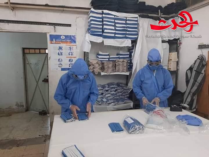 شاهد بالصور... سجناء سجن دمشق المركزي يتصدون لكورونا ويصنعون الكمامات