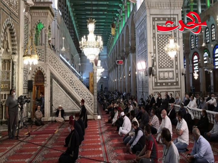 مع الالتزام بالاجراءات الاحترازية إقامة صلاة الجمعة في المسجد الاموي