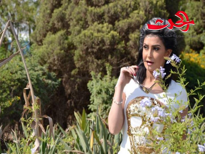 للمرة 12 الفنانة غادة  عبد الرازق تعلن زواجها.. تعرف إلى ازواجها السابقين