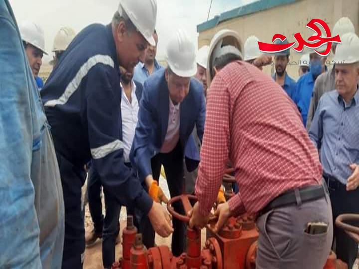 وزارة النفط تضع بئر قارة 8 في الخدمة بطاقة إنتاجية 150 ألف متر مكعب غاز يومياً