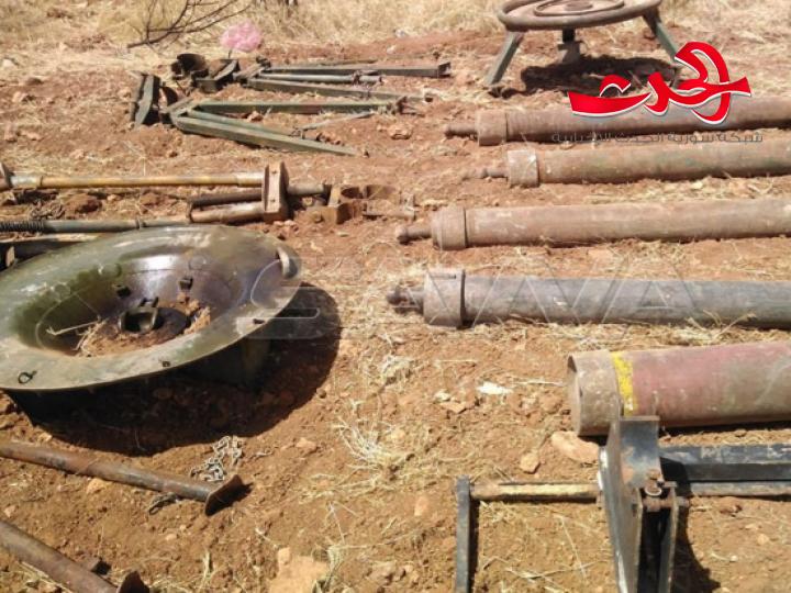 في ريف إدلب الجنوبي.. اسلحة وبقايا طائرة تركية الصنع 