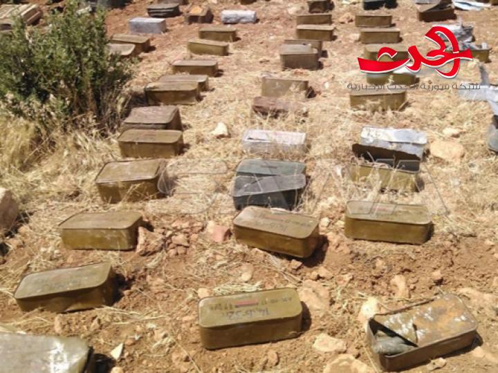 في ريف إدلب الجنوبي.. اسلحة وبقايا طائرة تركية الصنع 