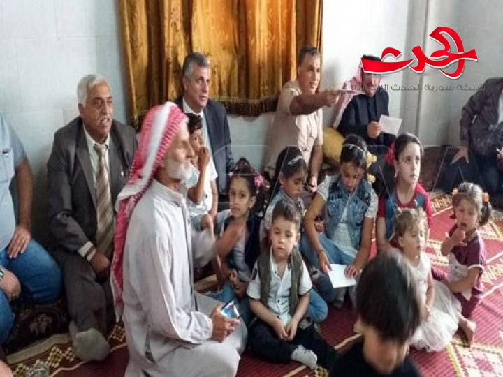 عودة الدفعة  الاولى من أهالي خان شيخون إلى منازلهم 