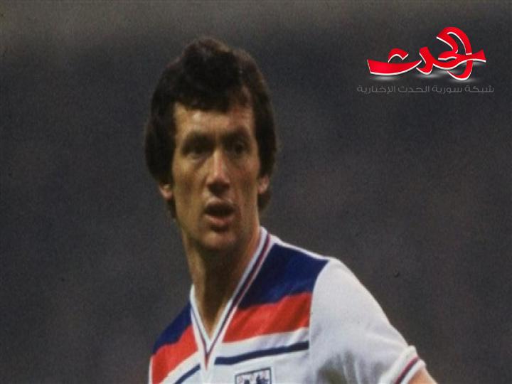 وفاة أسطورة دفاع الليدز يونايتد السابق عن عمر 72 عاما