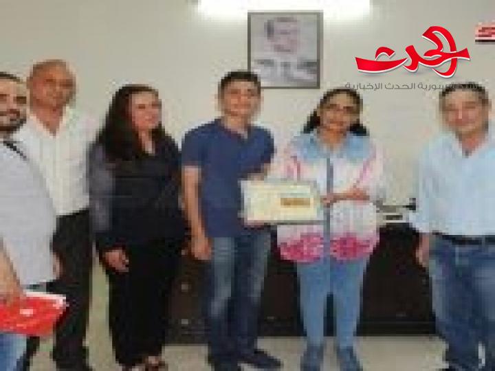 لوحة سورية تنال جائزة عالمية لرسوم الاطفال