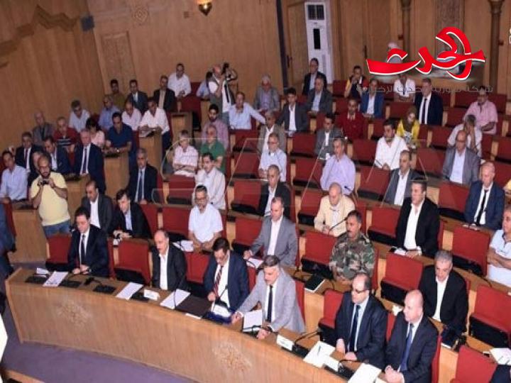غرف صناعة وتجارة وسياحة حلب يطالبون بتأمين المواد الأولية للصناعات النسيجية 