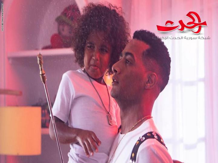 بسبب صورة.. محمد رمضان وابنه يتعرضان للعنصرية