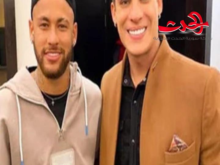 نيمار غاضب من عشيق أمه الذي يشك أنه قام بتعنيفها