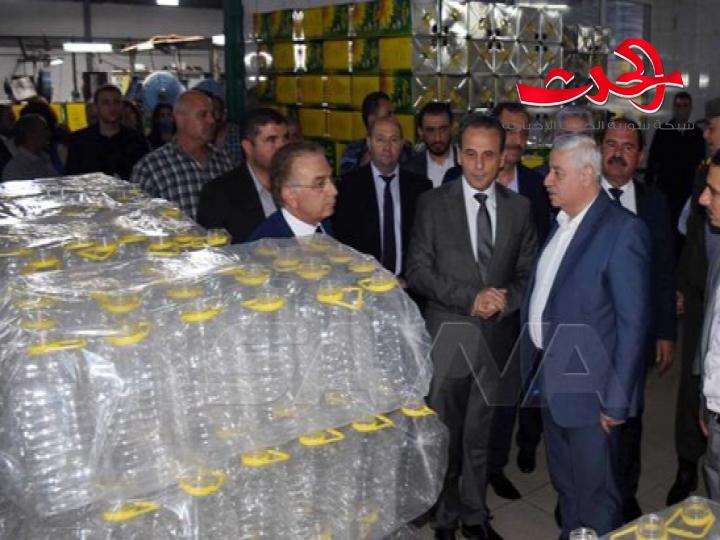 وفد وزاري يزور مدينة حسياء الصناعية ويتفقد عددا من المشاريع الكبرى فيها