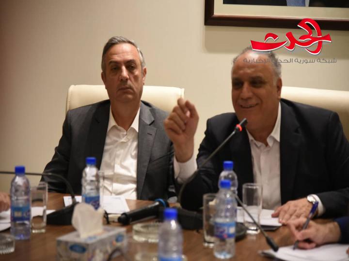 الوزير البرازي من غرفة تجارة ريف دمشق يتبرأ من التجار المتعاملين بالتهريب