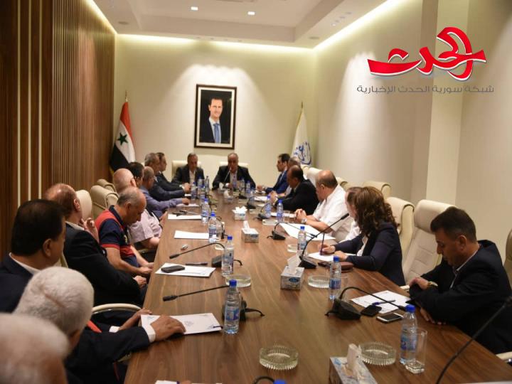 الوزير البرازي من غرفة تجارة ريف دمشق يتبرأ من التجار المتعاملين بالتهريب
