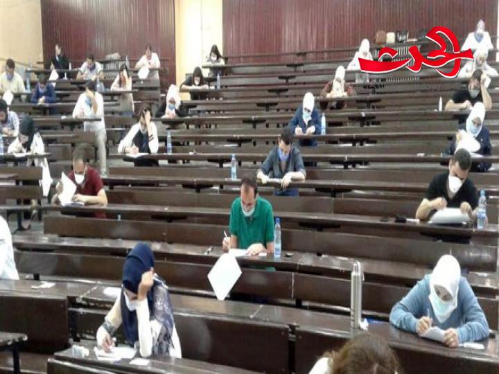 طلاب الطب البشري يتقدمون للامتحان الطبي الموحد