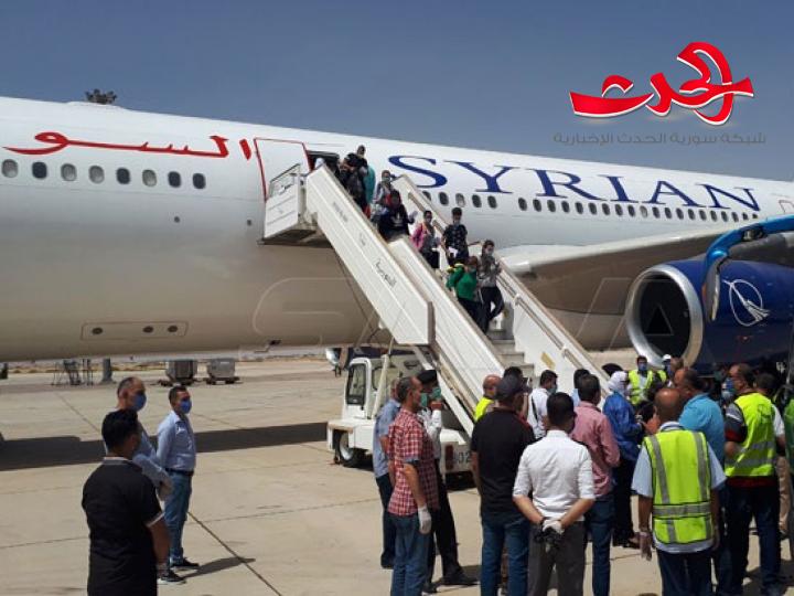 وصول 250 طالبا من العالقين في الهند
