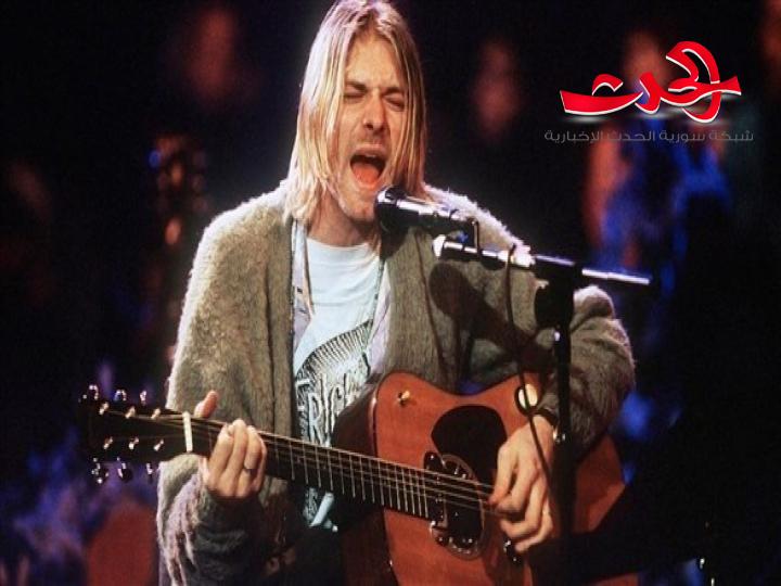 بيع جيتار كورت كوبين عضو فرقة نيرفانا بمبلغ قاسي