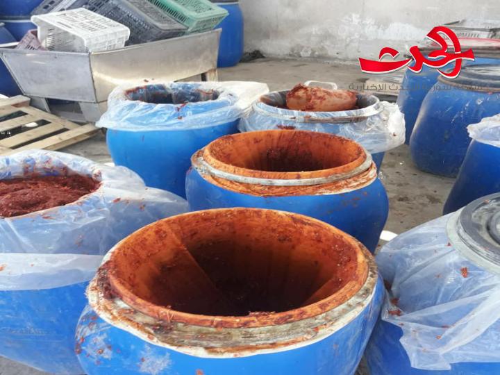 تموين ريف دمشق يغلق معمل كونسروة بحوزته حوالي ٩ طن مواد غذائية أولية غير صالحة للاستهلاك البشري