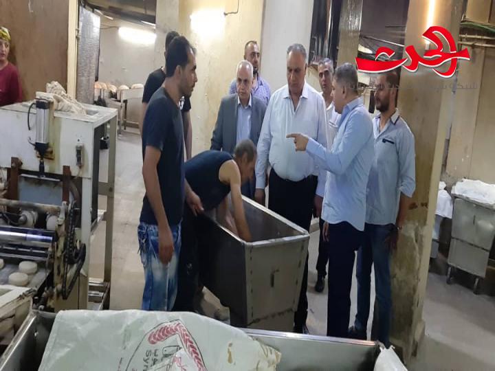 الوزير البرازي في زيارة مفاجئة للمخايز في دمشق.. سجل ملاحظات حول سير العملية الانتاجية