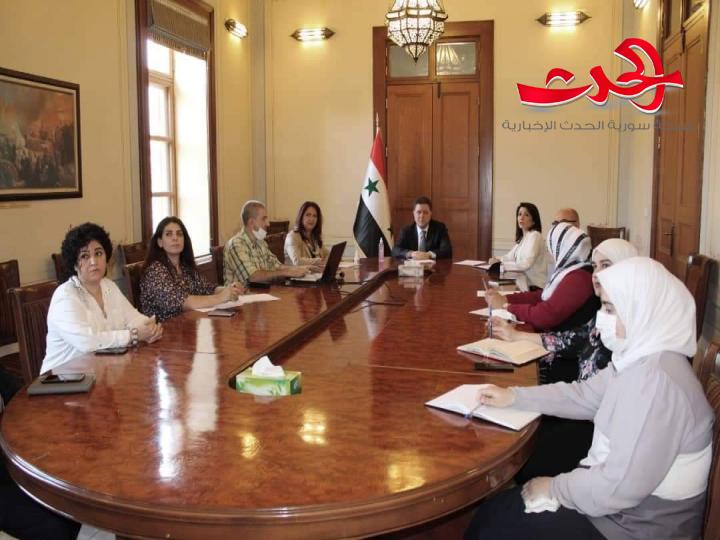 وزير الأشغال العامة والإسكان يطلع على البرنامج التنفيذي والزمني للمرحلة الأولى والثانية  في الإطار الوطني للتخطيط الإقليمي 