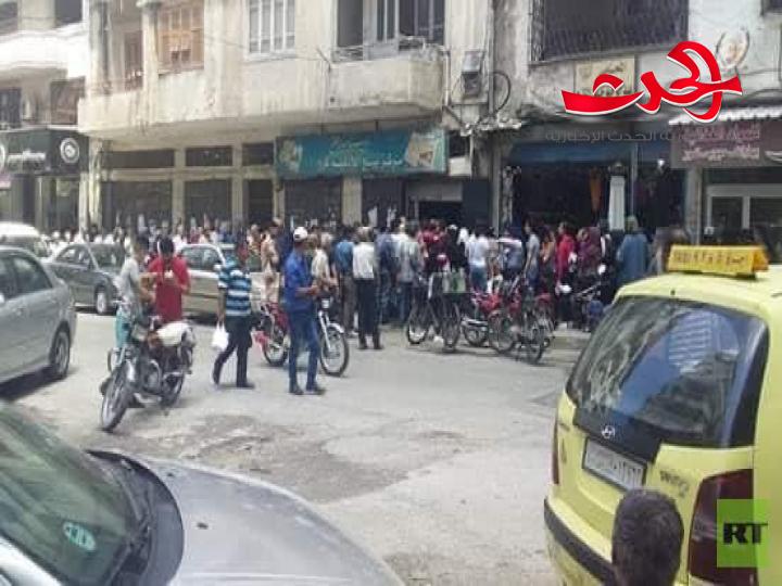 طابور الدخان.. طابور جديد يضاف الى يوميات السوريين