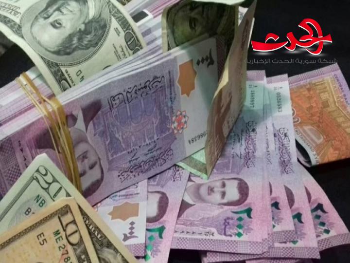   التهريب يستنزف من 3 إلى 4 ملايين دولار يومياً...هذا ما يحدث في كواليس تحسين سعر الصرف
